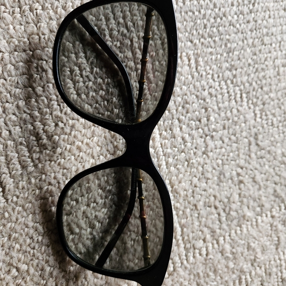 BRAND NEW GUGGI SUNGLASSES NEVER WARN WITH CASE - Picture 3 of 10